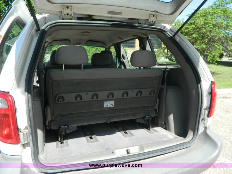 image for item AX9867 2001 Dodge Caravan SE van