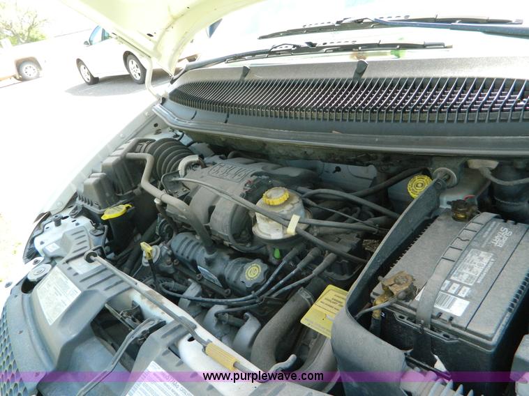 image for item AX9867 2001 Dodge Caravan SE van