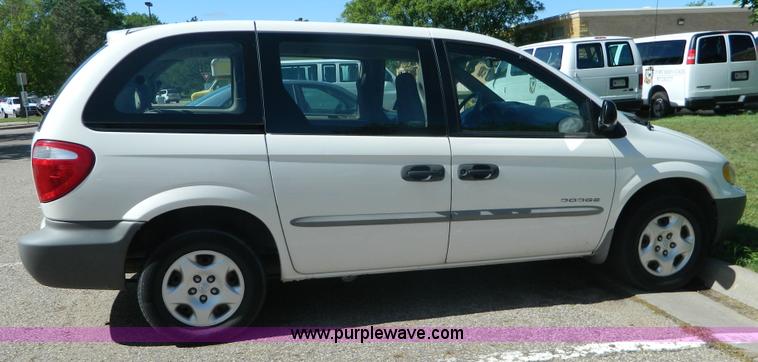 image for item AX9867 2001 Dodge Caravan SE van