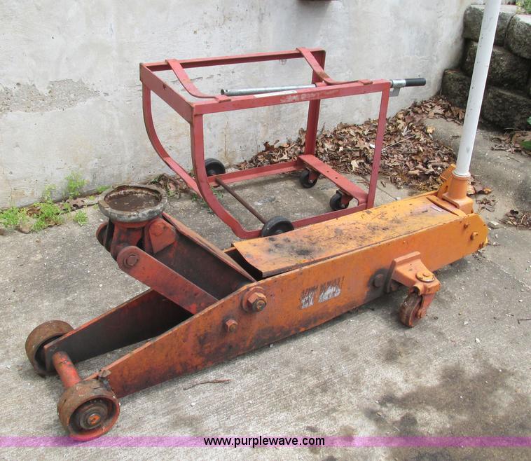 image for item AY9869 Assorted tools