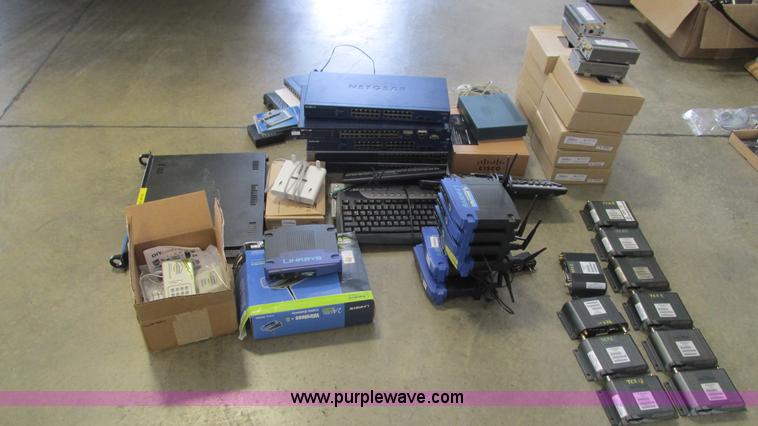 image for item AY9881 Assorted computer accessories