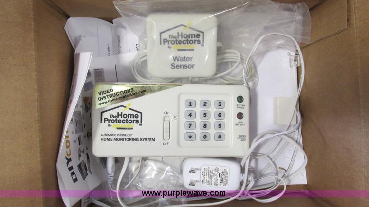 image for item AY9881 Assorted computer accessories