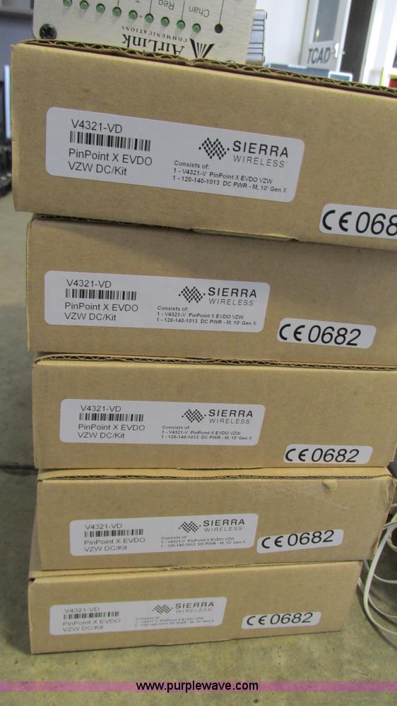 image for item AY9881 Assorted computer accessories