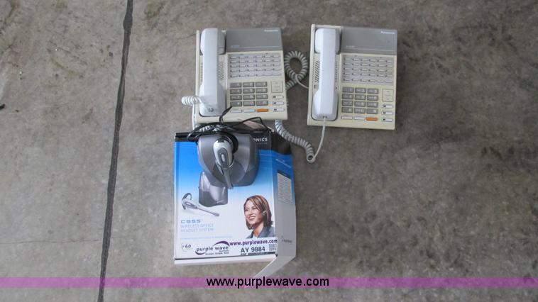 image for item AY9884 Assorted phones