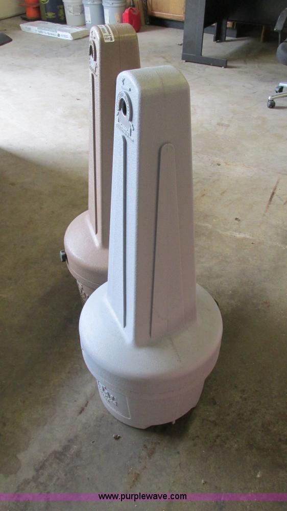 image for item AY9885 (2) Global out door ash trays