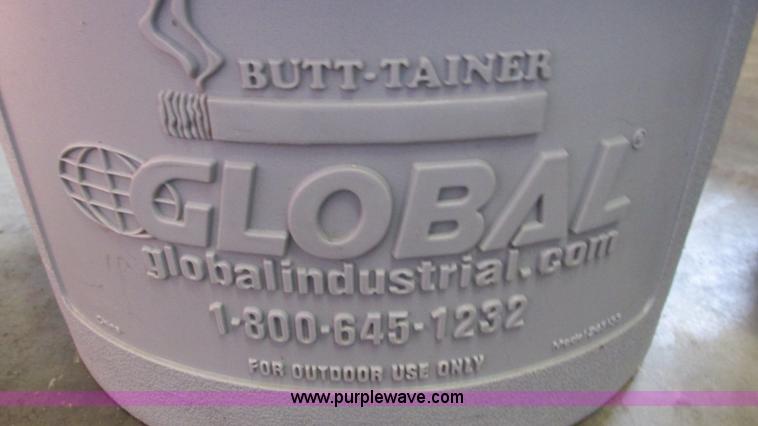 image for item AY9885 (2) Global out door ash trays