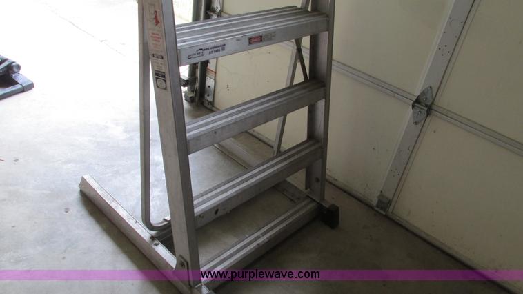 image for item AY9888 Fox platform ladder