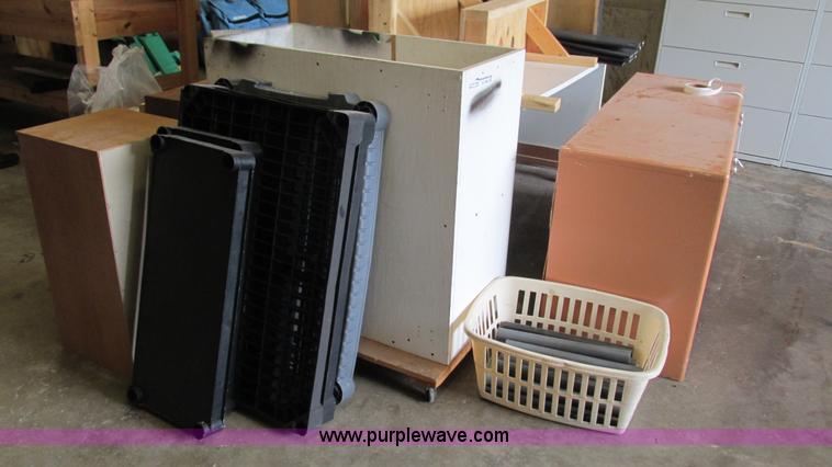 image for item AY9891 Assorted cabinets