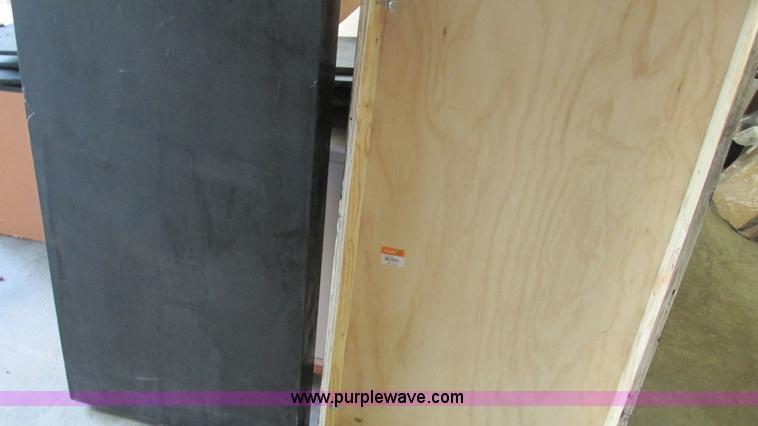 image for item AY9891 Assorted cabinets