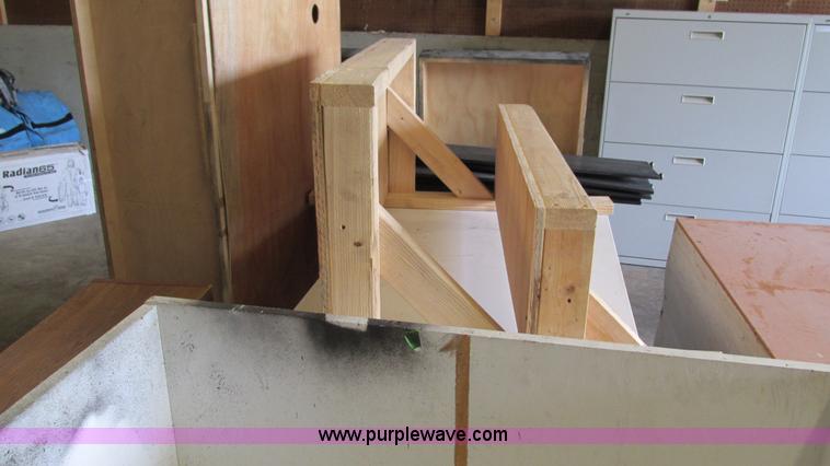 image for item AY9891 Assorted cabinets