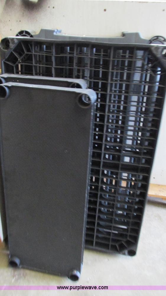 image for item AY9891 Assorted cabinets