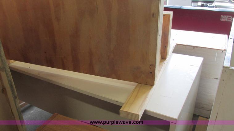 image for item AY9891 Assorted cabinets