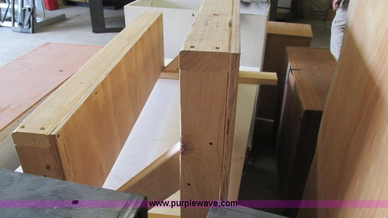 image for item AY9891 Assorted cabinets