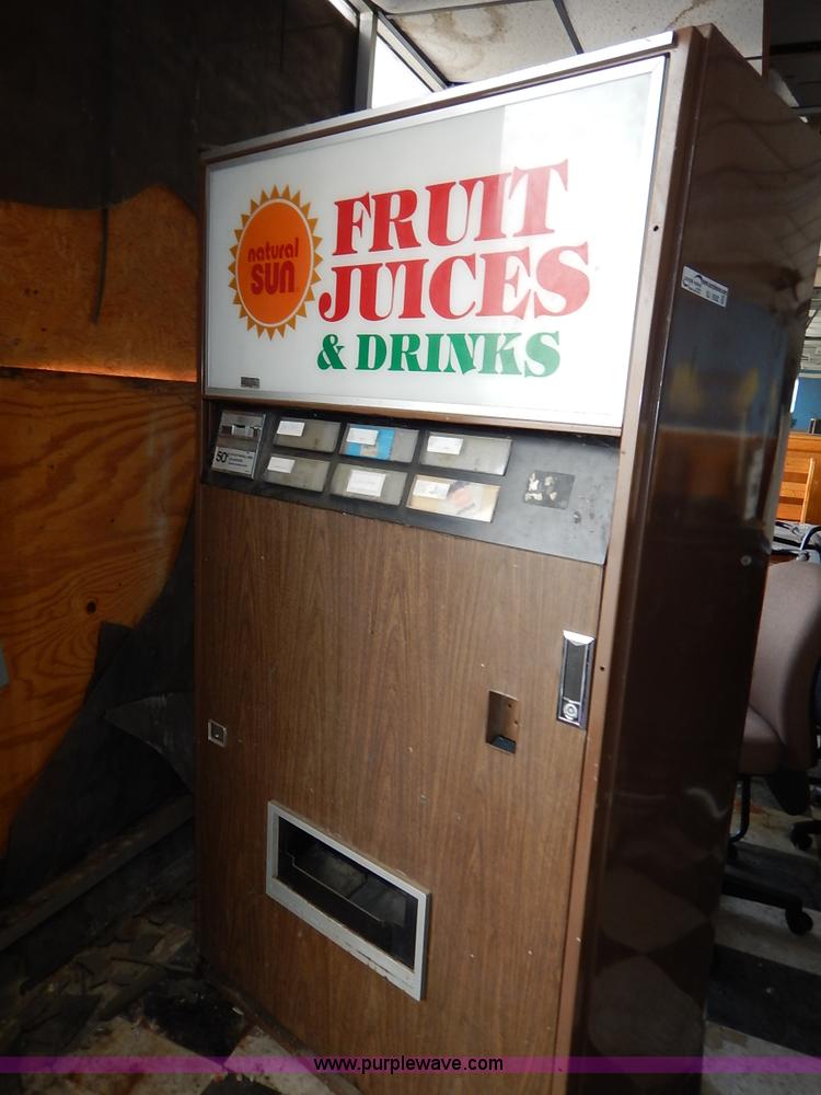 image for item BJ9582 Vendo six slot soda machine