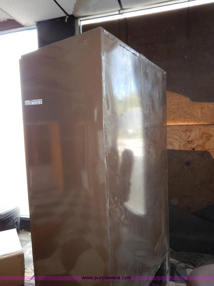 image for item BJ9582 Vendo six slot soda machine