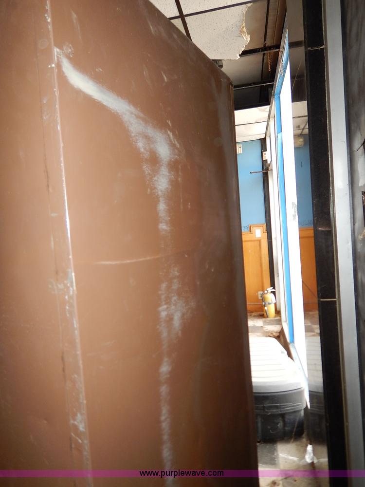 image for item BJ9582 Vendo six slot soda machine