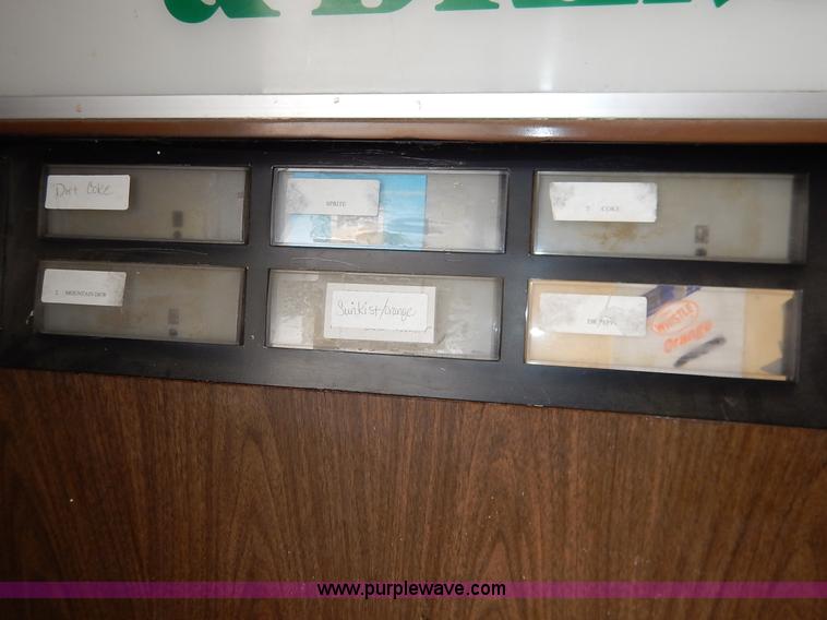 image for item BJ9582 Vendo six slot soda machine