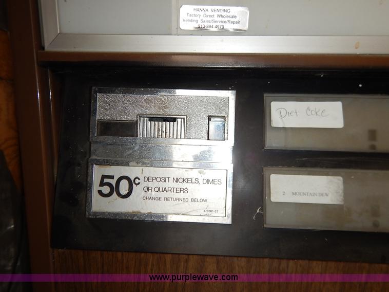 image for item BJ9582 Vendo six slot soda machine