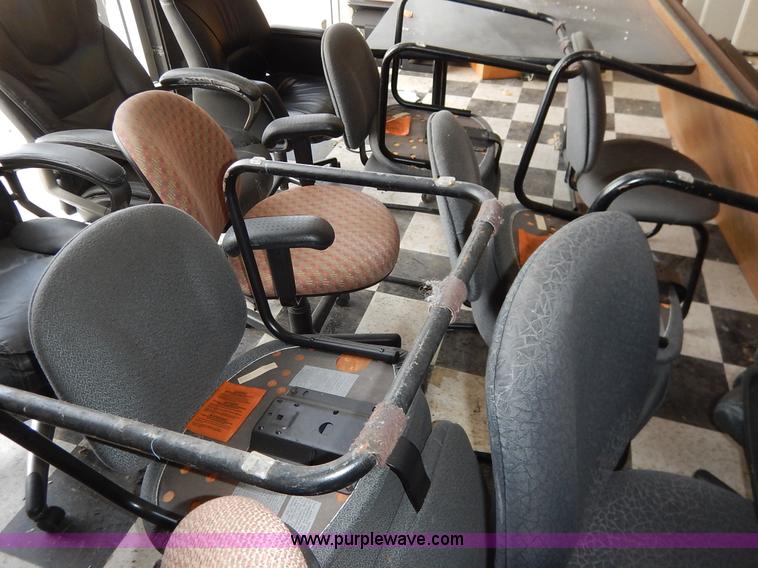 image for item BJ9585 Approximately 17 office chairs