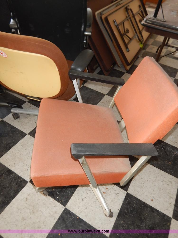 image for item BJ9585 Approximately 17 office chairs