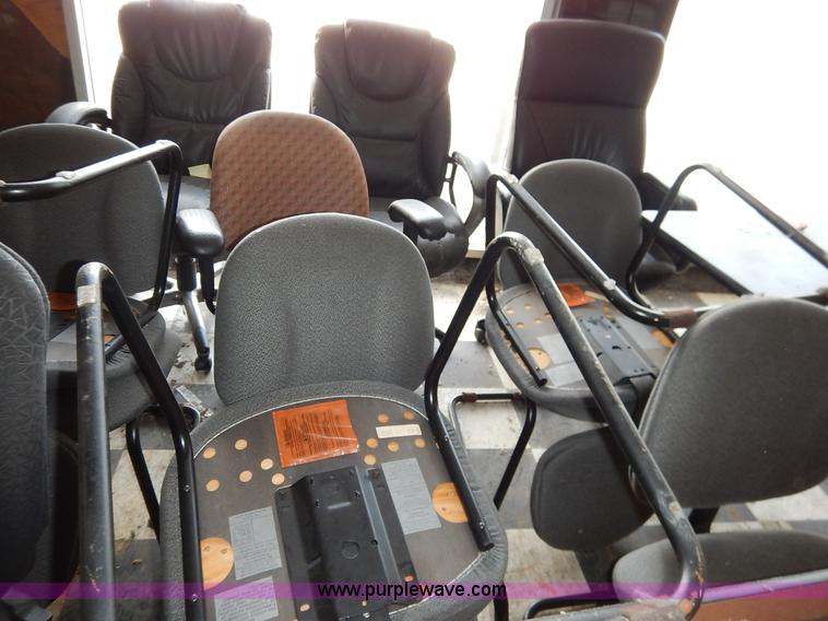 image for item BJ9585 Approximately 17 office chairs