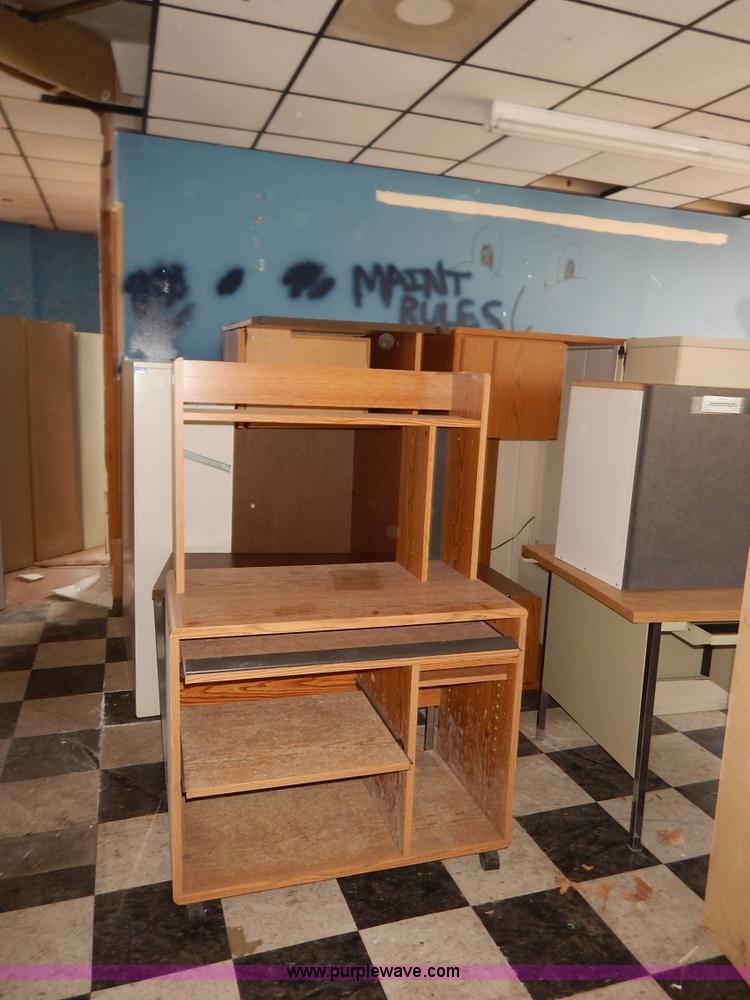 image for item BJ9587 Assorted office furniture