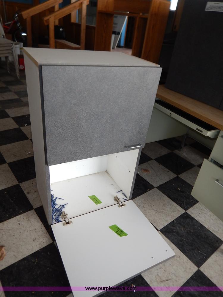 image for item BJ9587 Assorted office furniture