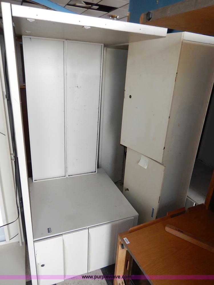 image for item BJ9587 Assorted office furniture