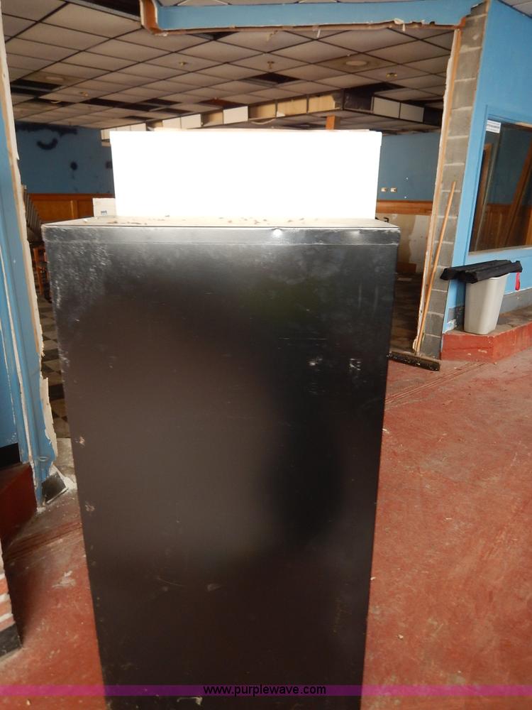 image for item BJ9588 (5) metal filing cabinets