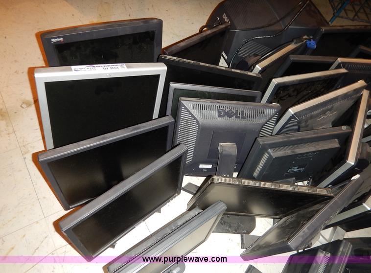 image for item BJ9653 Approximately 40 computer monitors
