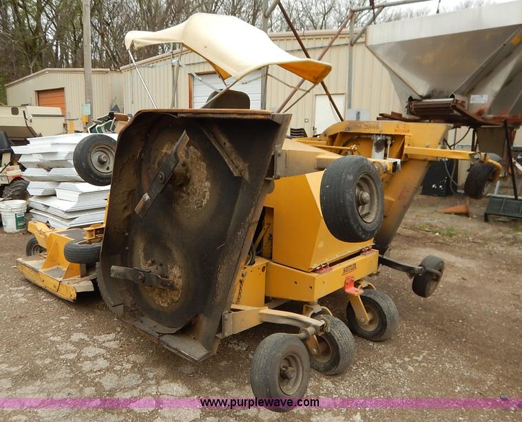 image for item BJ9674 Hustler 4600 lawn mower