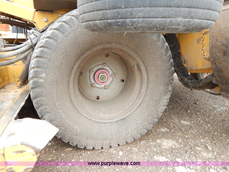 image for item BJ9674 Hustler 4600 lawn mower