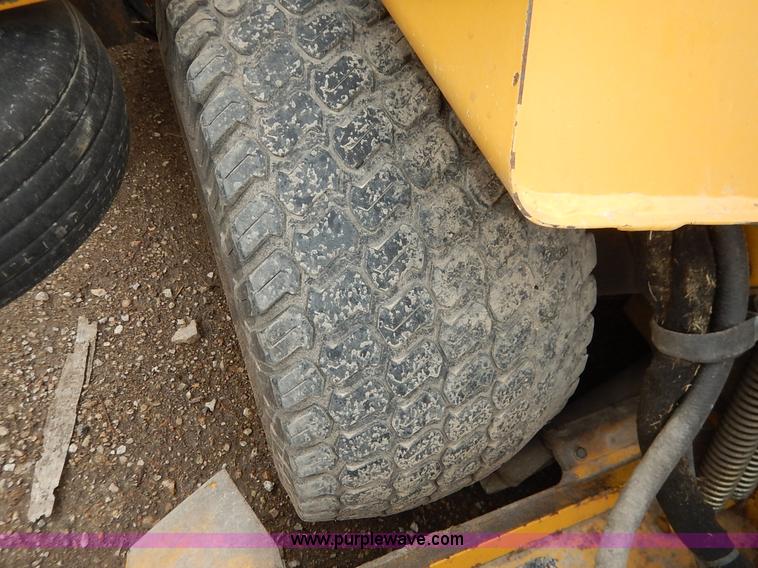 image for item BJ9674 Hustler 4600 lawn mower