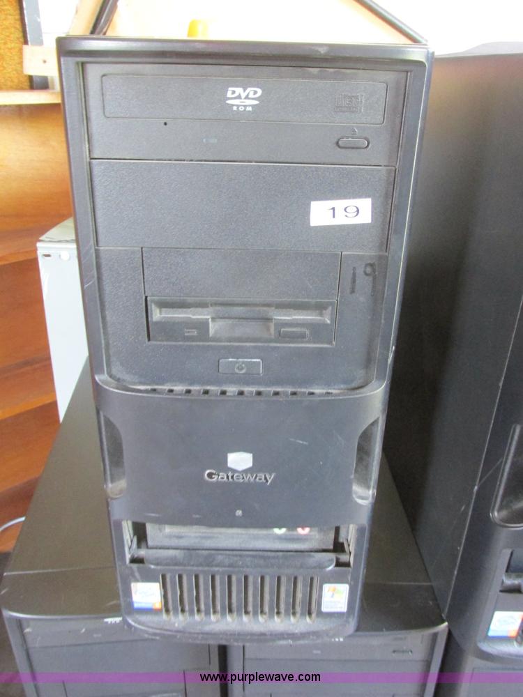 image for item BM9132 (13) Gateway E-200D computers