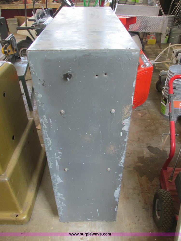 image for item BM9133 Metal cabinet