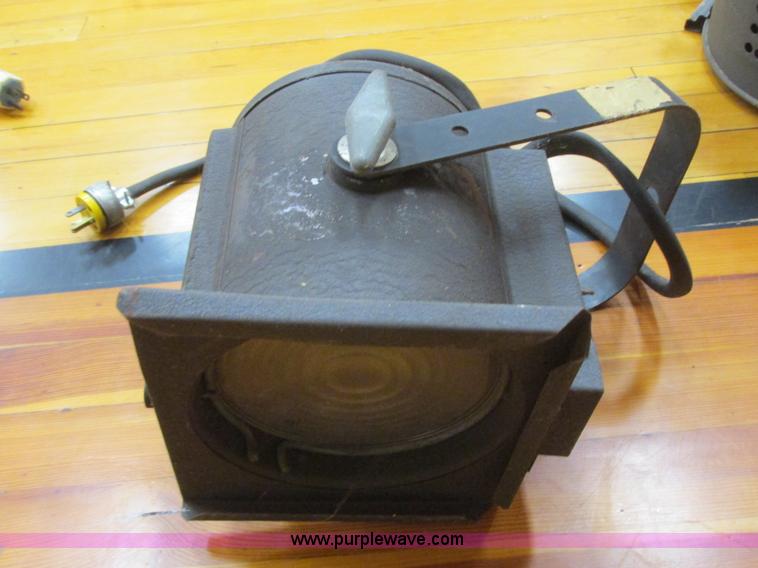 image for item BM9142 (10) assorted stage lights