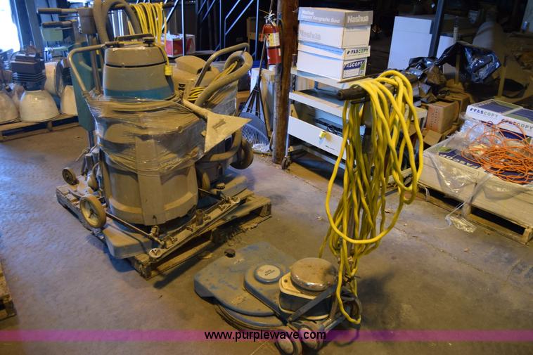 image for item BM9176 Assorted items