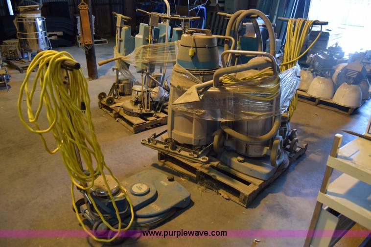 image for item BM9176 Assorted items