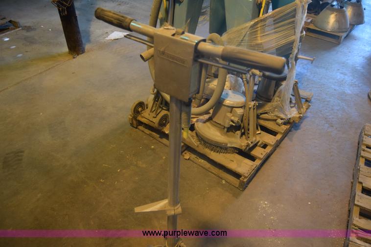 image for item BM9176 Assorted items