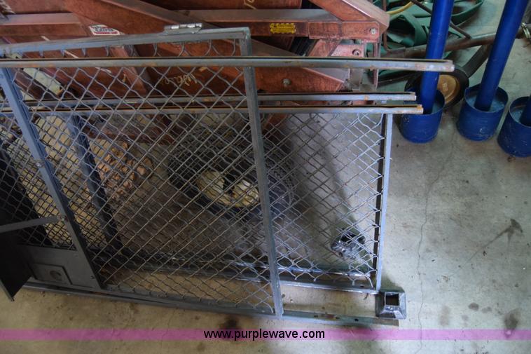 image for item BP9095 Wire cage wall