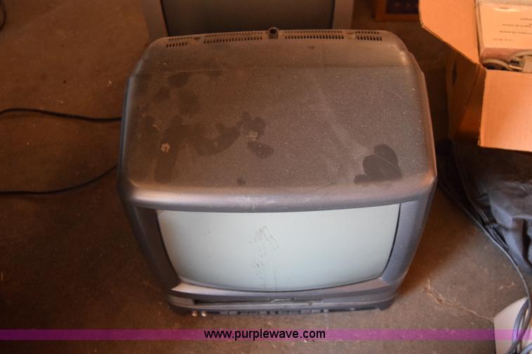 image for item BP9106 Assorted electronics