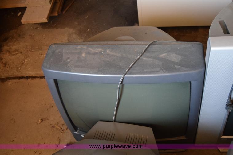 image for item BP9106 Assorted electronics