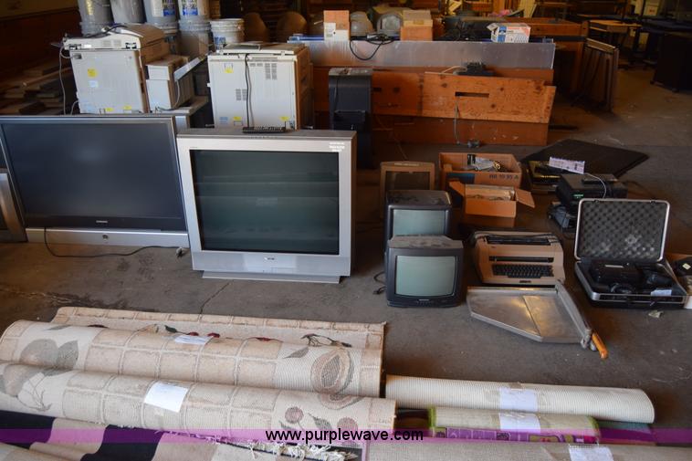 image for item BP9106 Assorted electronics