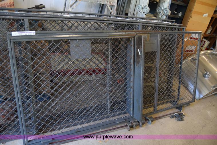image for item BP9165 Wire cage wall