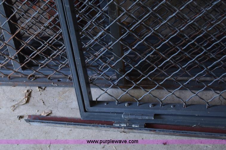 image for item BP9165 Wire cage wall