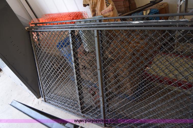 image for item BP9165 Wire cage wall