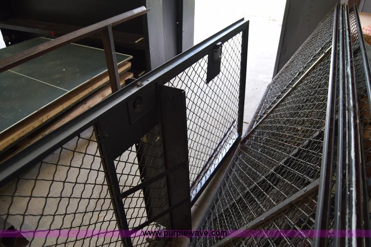 image for item BP9165 Wire cage wall