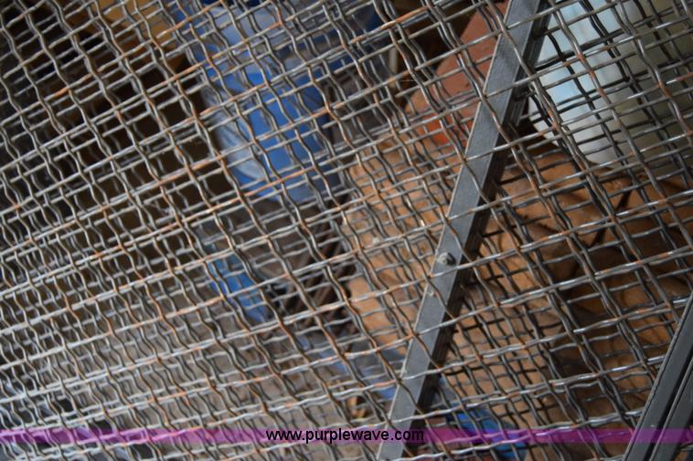 image for item BP9165 Wire cage wall