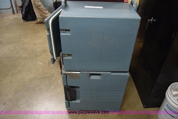 image for item BP9167 (7) Cambro insulated pan carriers