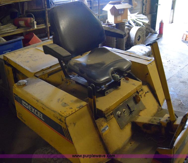 image for item E6473 Hustler Excel 923292 ZTR lawn mower